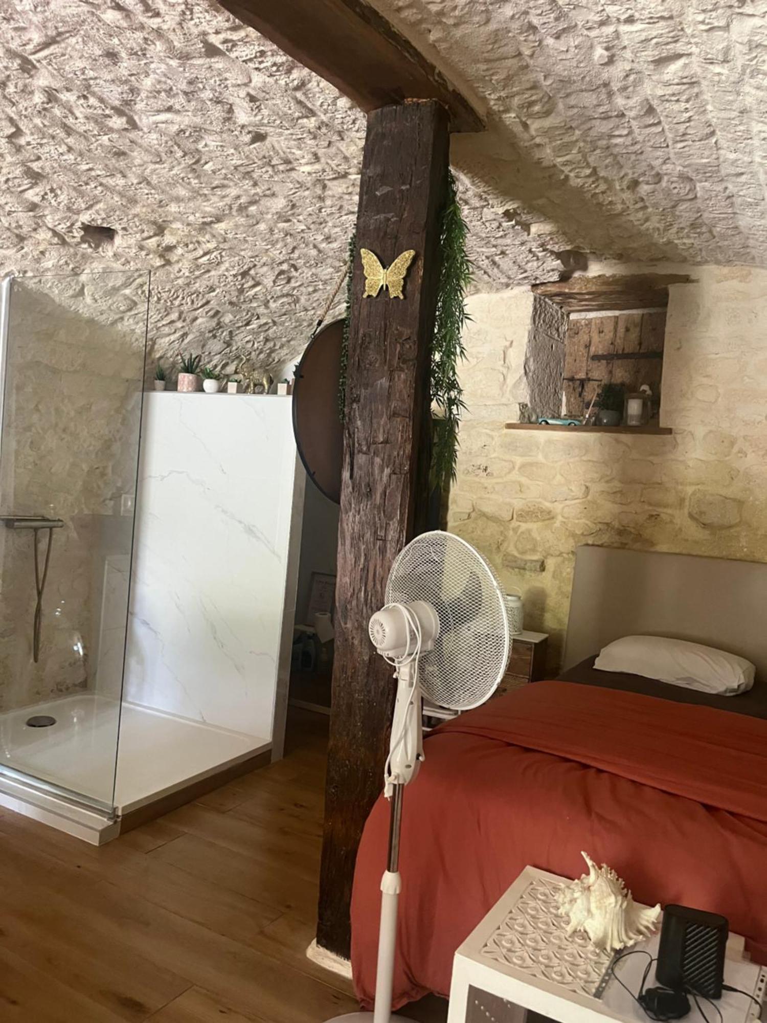 Ferienwohnung Voute Des Anges Type Loft Sans Cloison Castelnau-Montratier Exterior foto